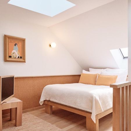 Elysee Montmartre Hotel ปารีส ภายนอก รูปภาพ