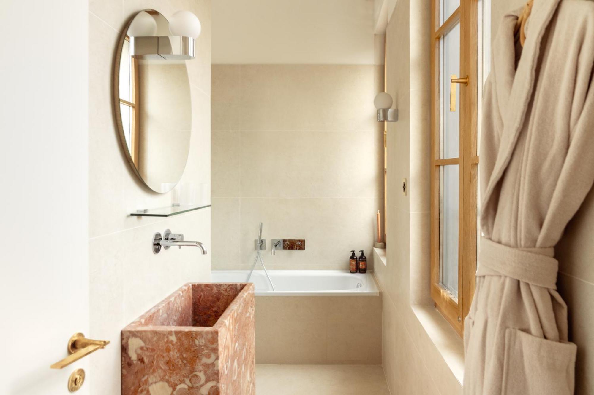 Elysee Montmartre Hotel ปารีส ภายนอก รูปภาพ